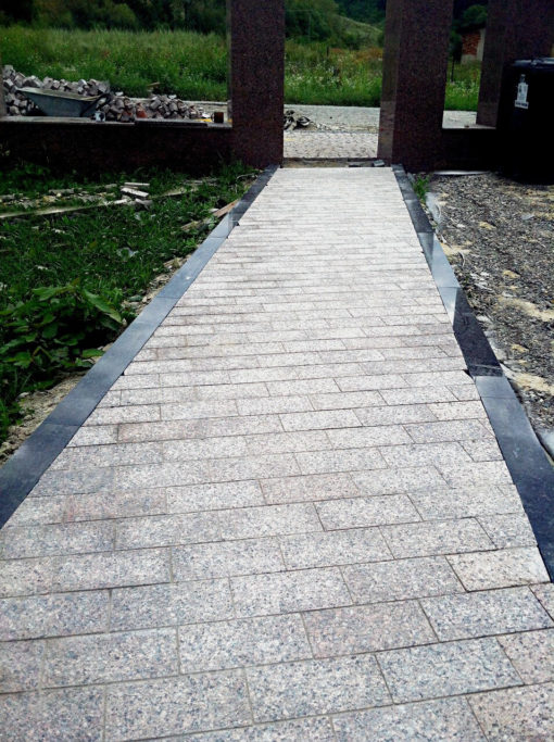 granitnay-bruschatka-pilenaya-1